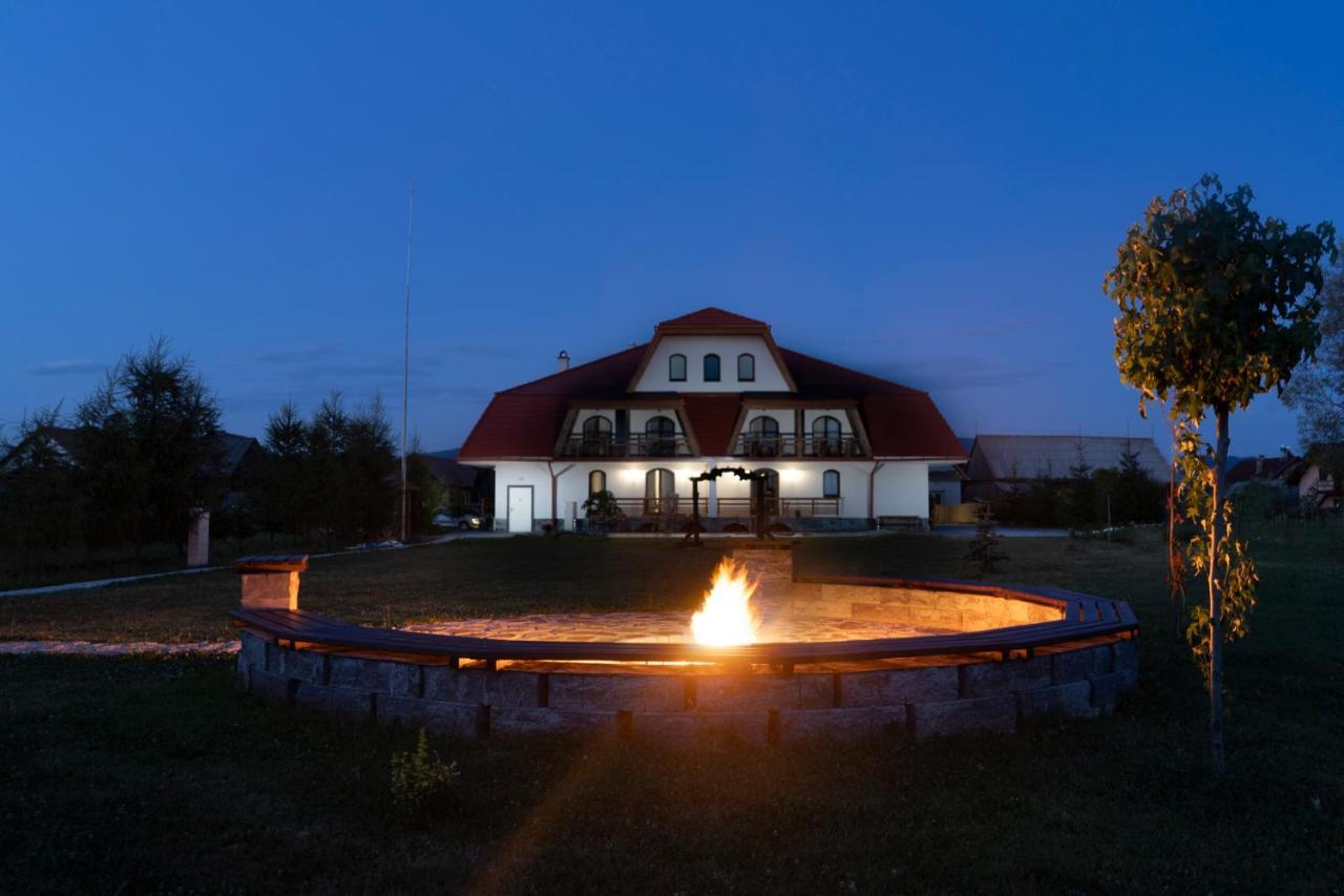 Veranda Panzio Remetea  Exterior foto