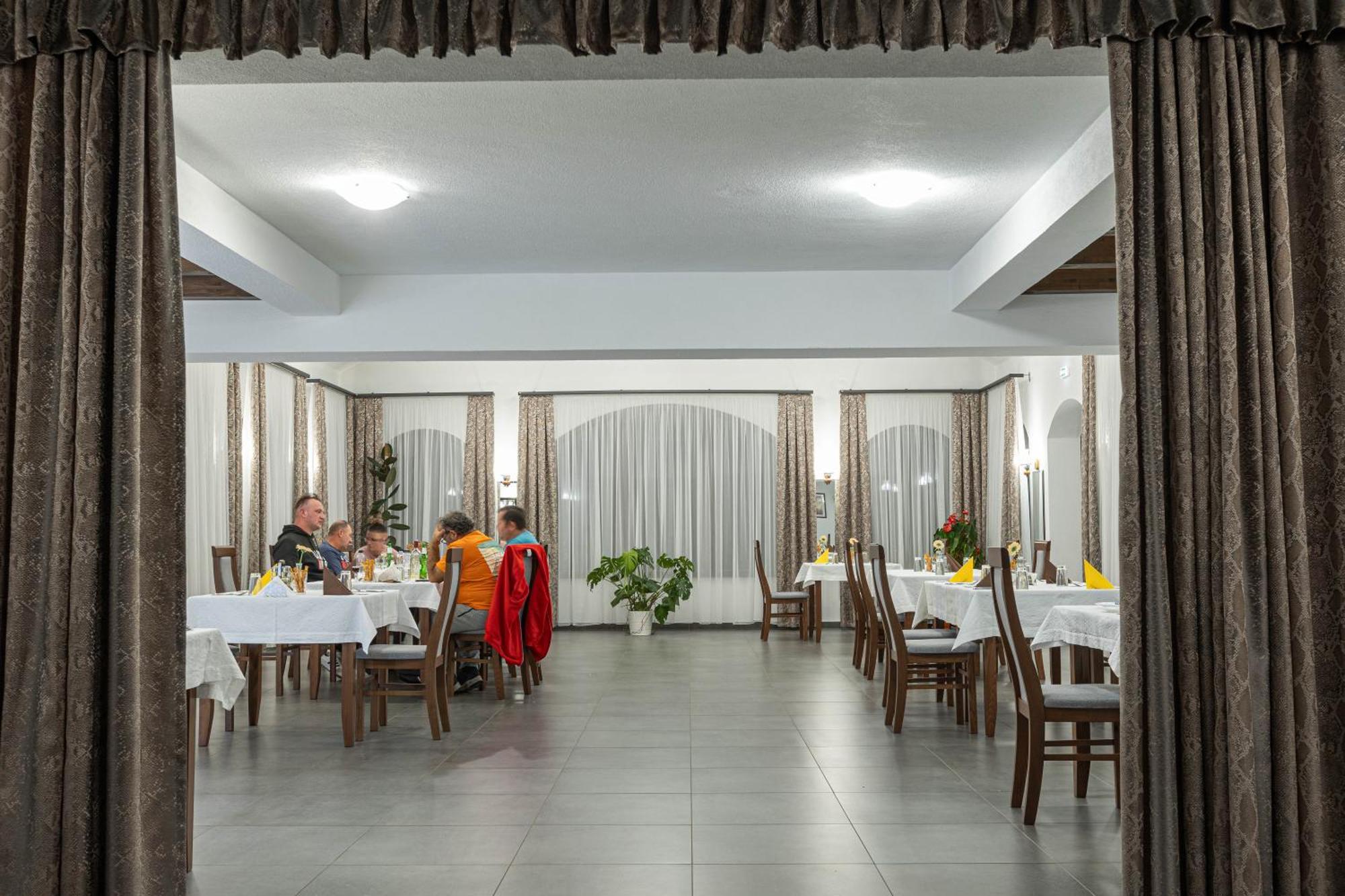 Veranda Panzio Remetea  Exterior foto